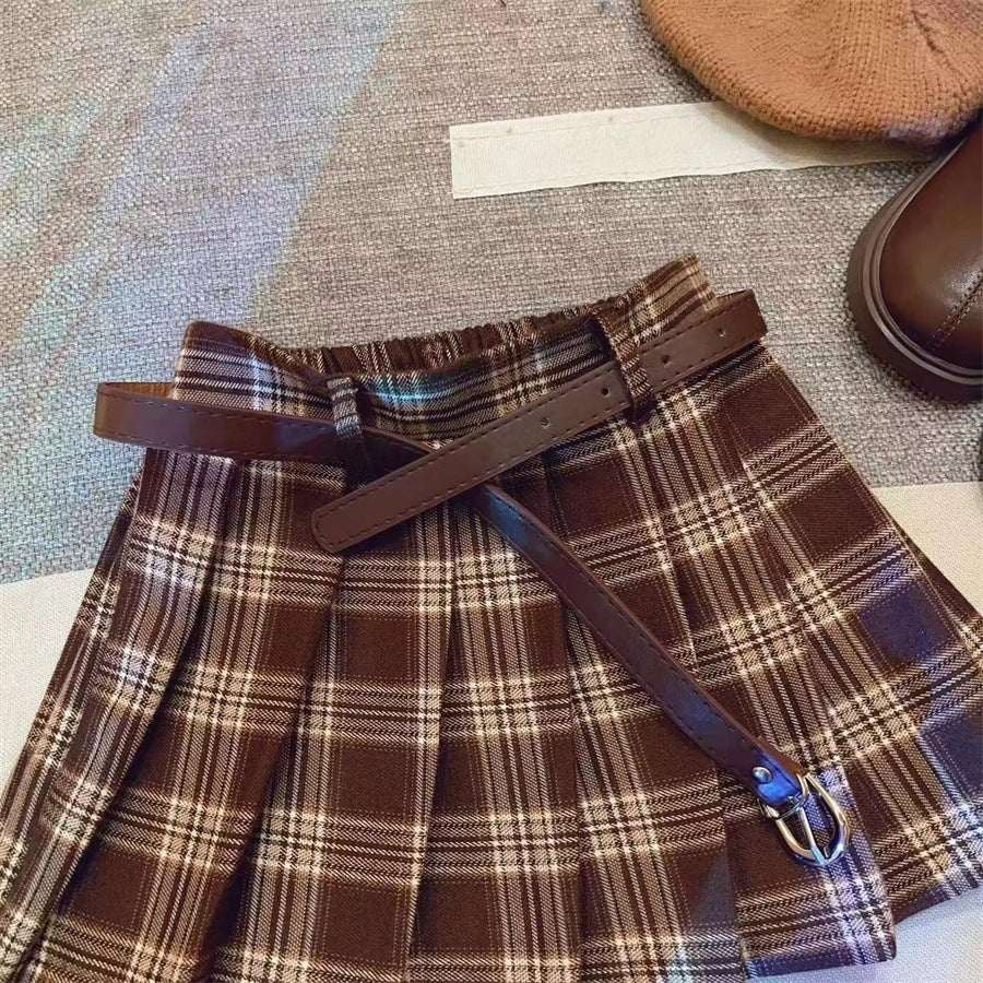 pleated skirt